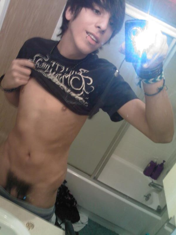 chico gay espejo